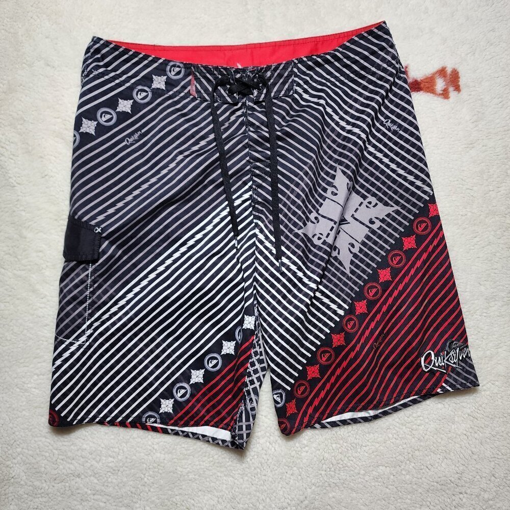 Vintage Quiksilver Embroidered Graphic Board Shorts Swim Trunks Large 34